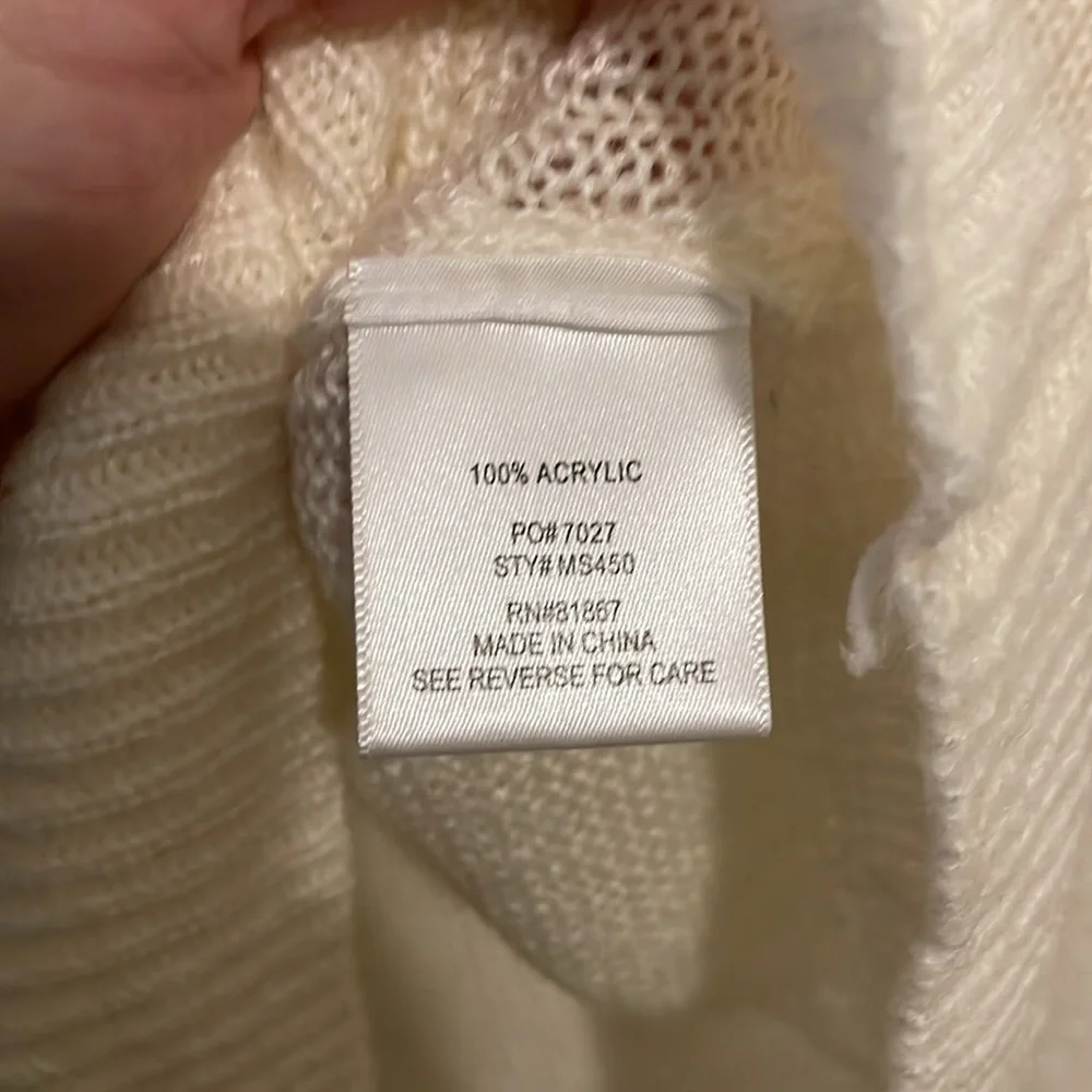 White Crew Neck Sweater with Soft Knit Material and Relaxed Fit - Picture 7 of 7